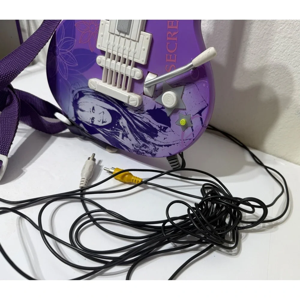 Disney Hannah Montana Secret Star TV Games Guitar Controller Purple 2008 Jakks